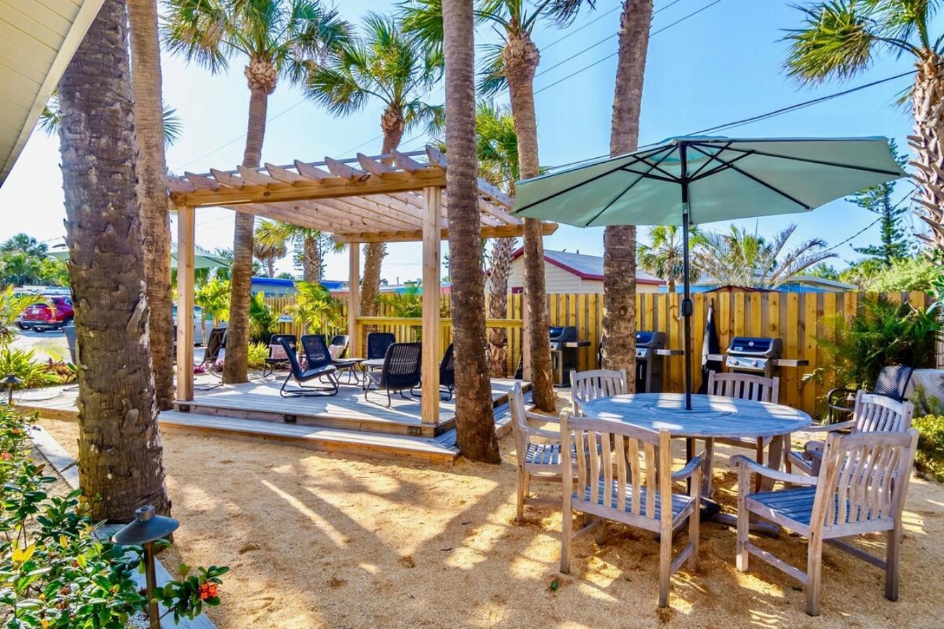 Boutique Vacation Rental Complex At Beach Коко Бийч Екстериор снимка