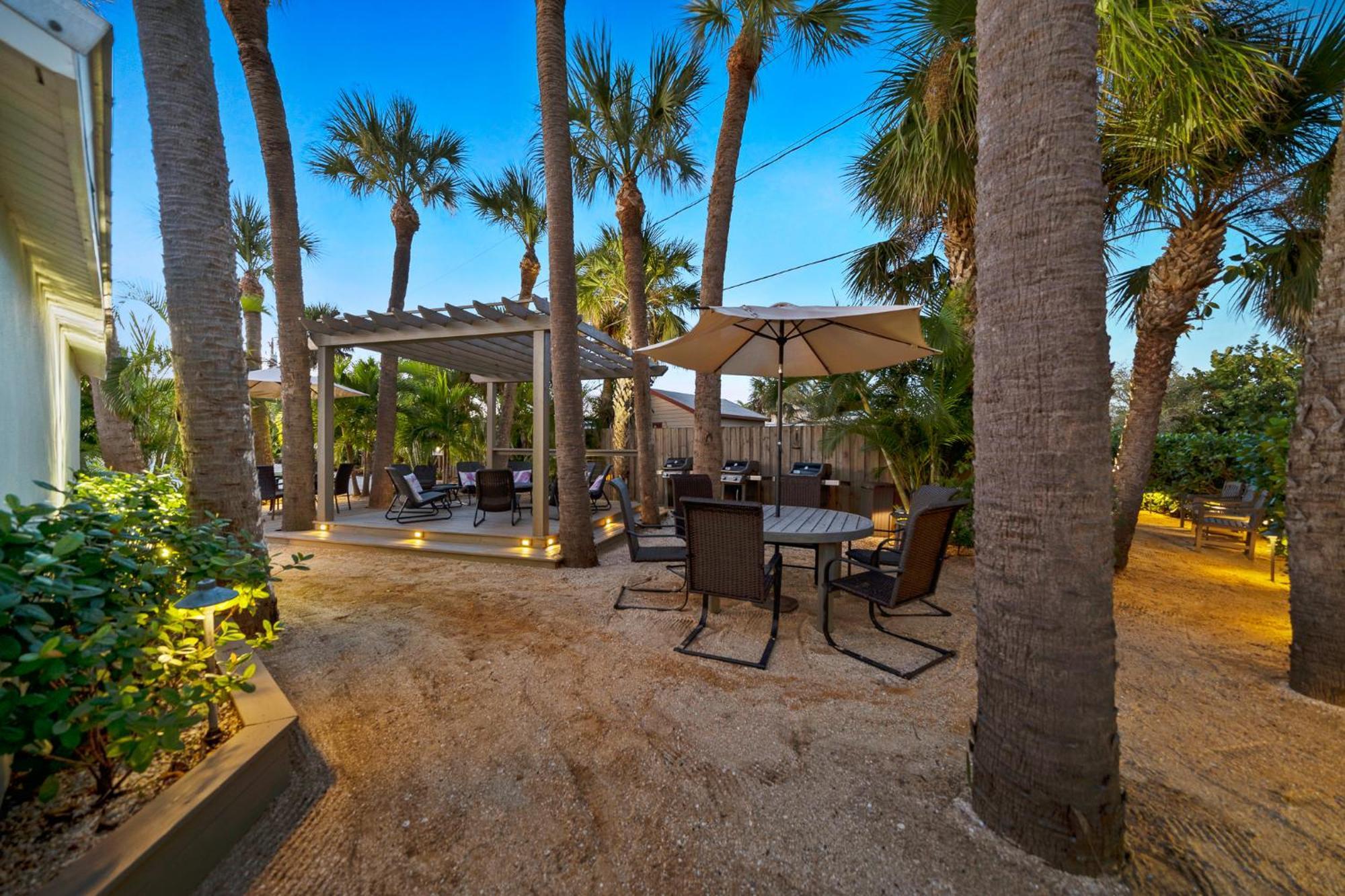 Boutique Vacation Rental Complex At Beach Коко Бийч Екстериор снимка